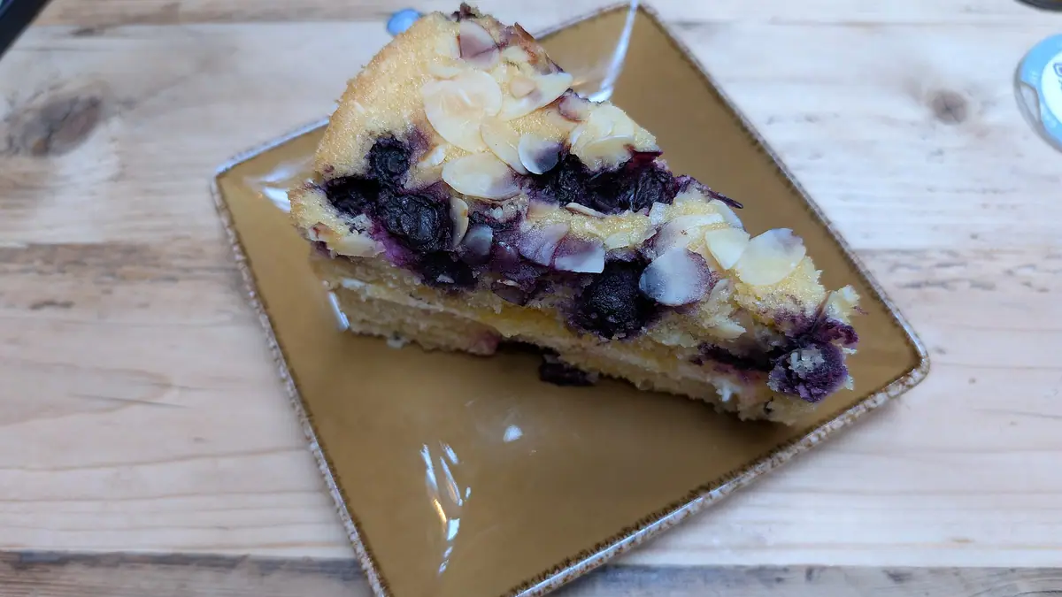Cake Box – eggless cake shop in Dunfermline town centre